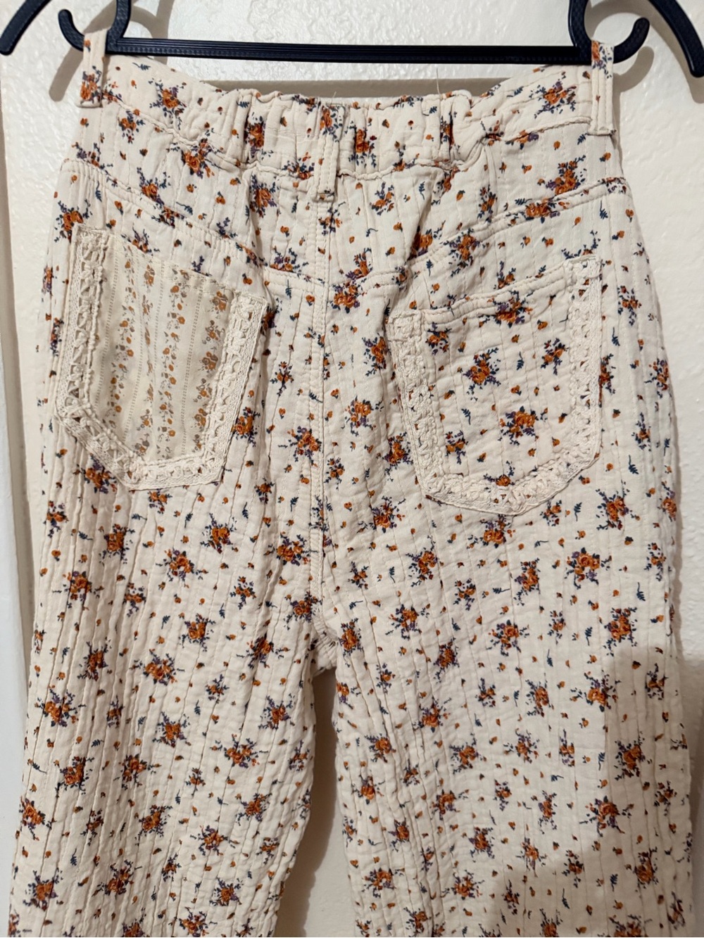 POL Cream Floral Ruffle Boho pants small - Picture 5 of 11